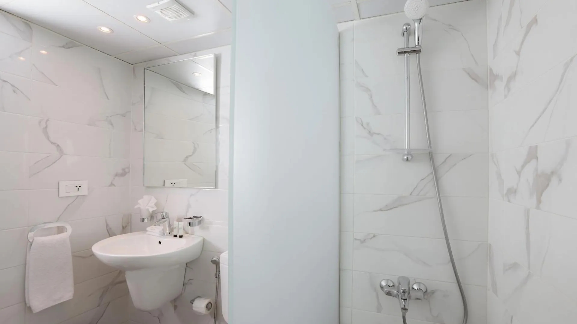 **** Aparthotel La Vida Suite Beirut Lebanon